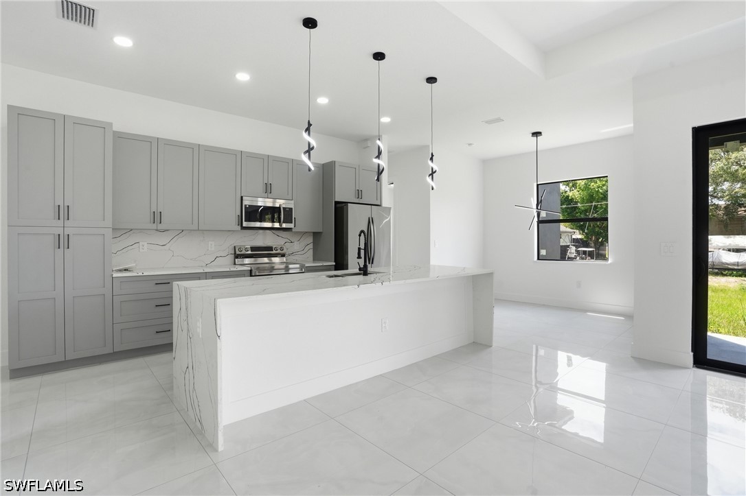 3 Bed SingleFamilyResidence for Sale in Lehigh Acres, photo 9