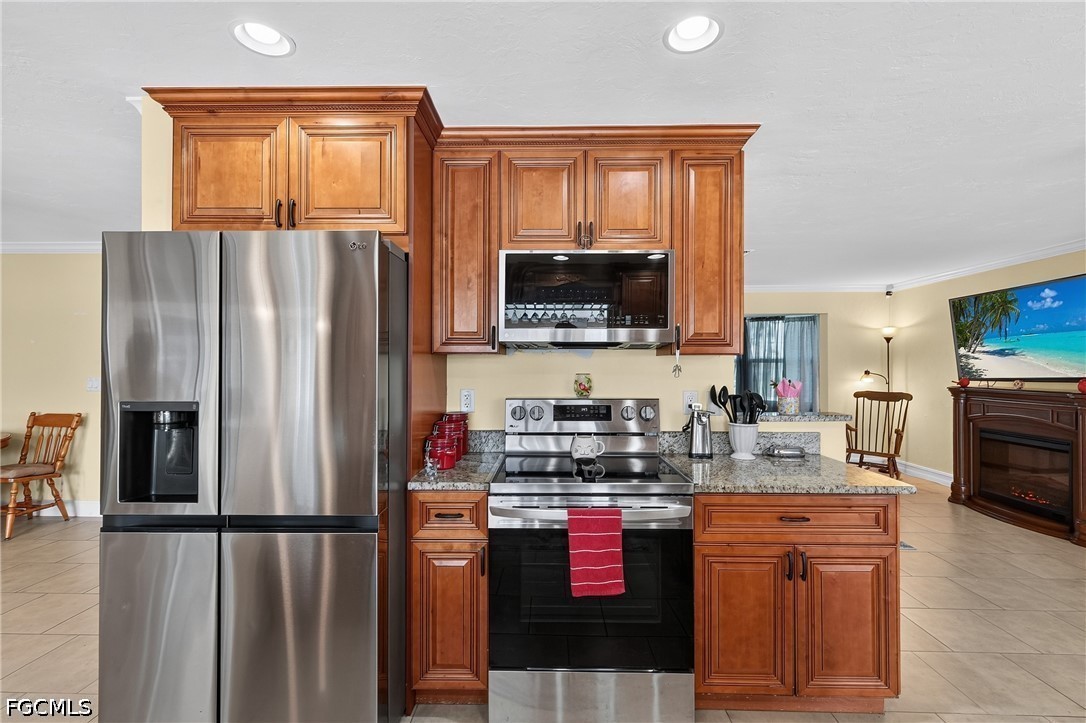 3 Bed Pool Home for Sale in Cape Coral, photo 9