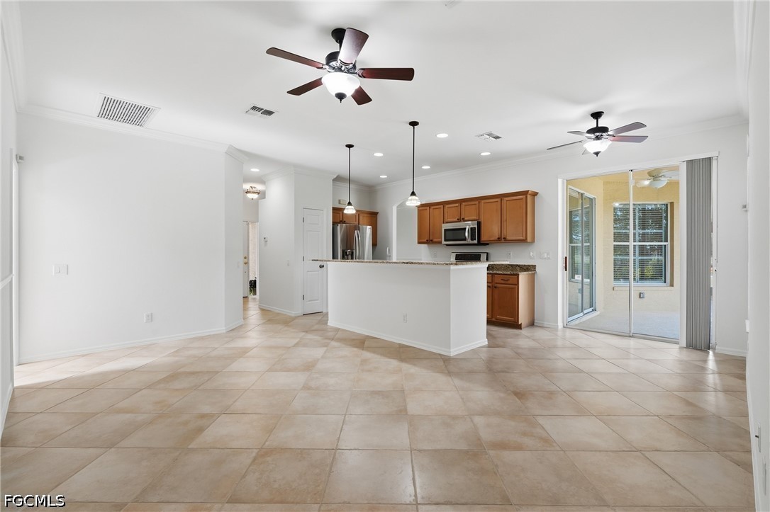 4 Bed Pool Home for Sale in Pinewood Lakes, photo 9