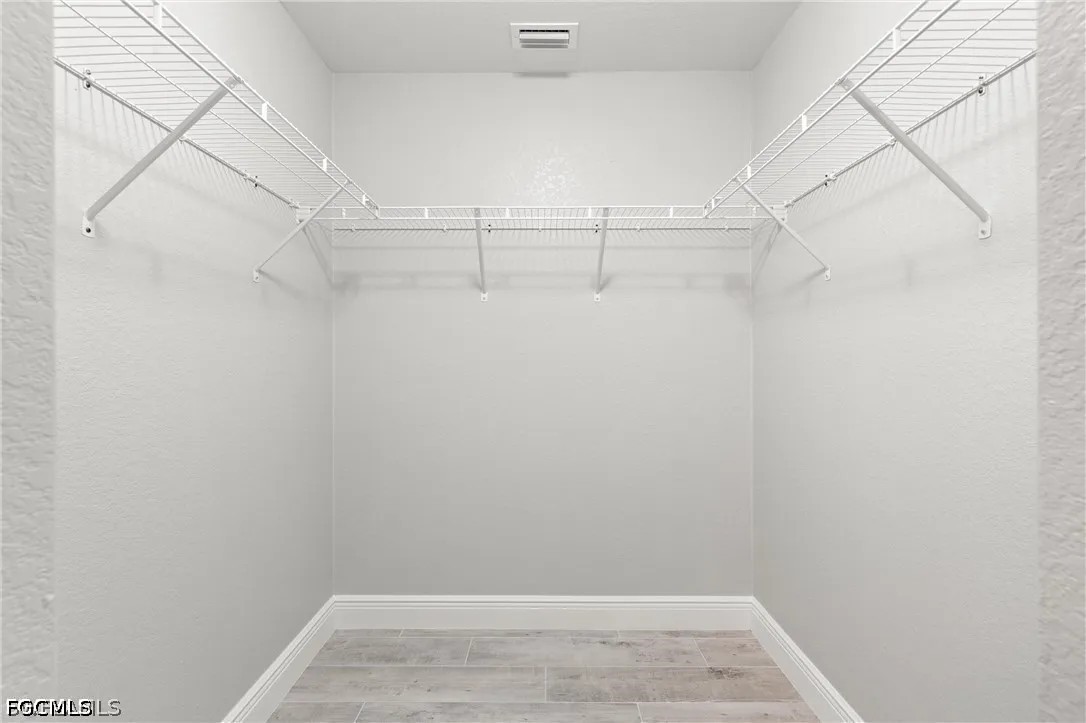 3 Bed SingleFamilyResidence for Sale in Cape Coral, photo 9