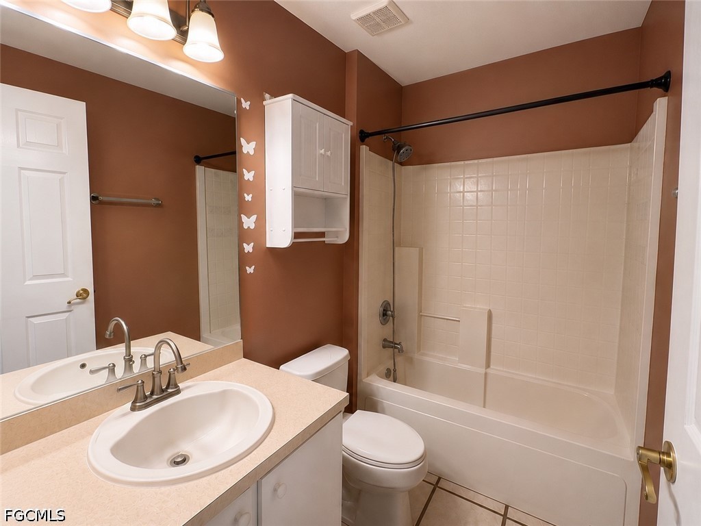 3 Bed SingleFamilyResidence for Sale in Lehigh Estates, photo 9