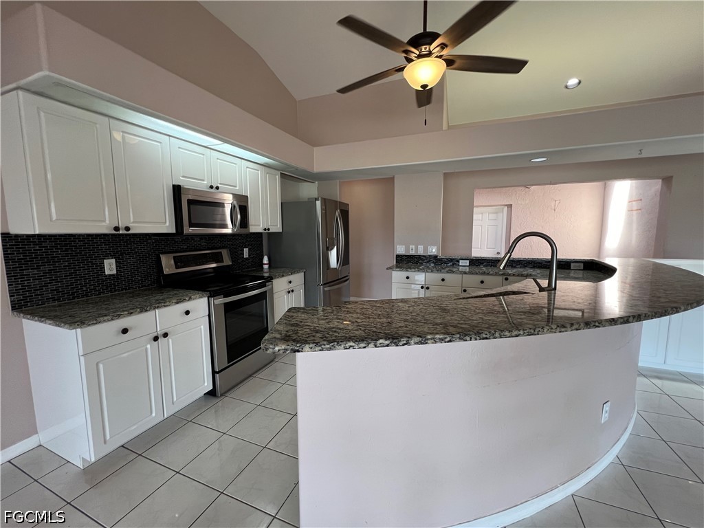 3 Bed Pool Home for Sale in Cape Coral, photo 9