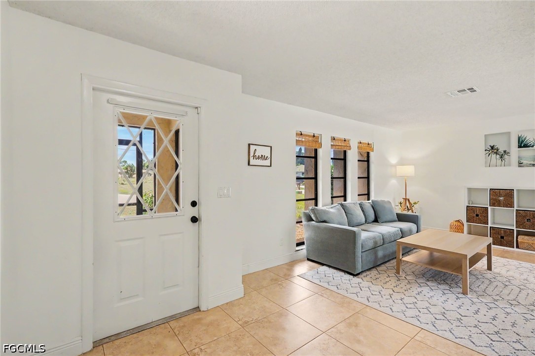 3 Bed Pool Home for Sale in Fort Myers, photo 9
