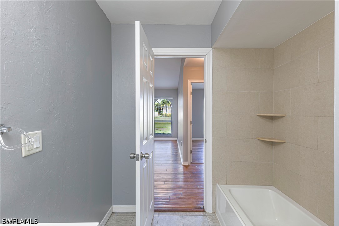 3 Bed SingleFamilyResidence for Sale in Cape Coral, photo 9