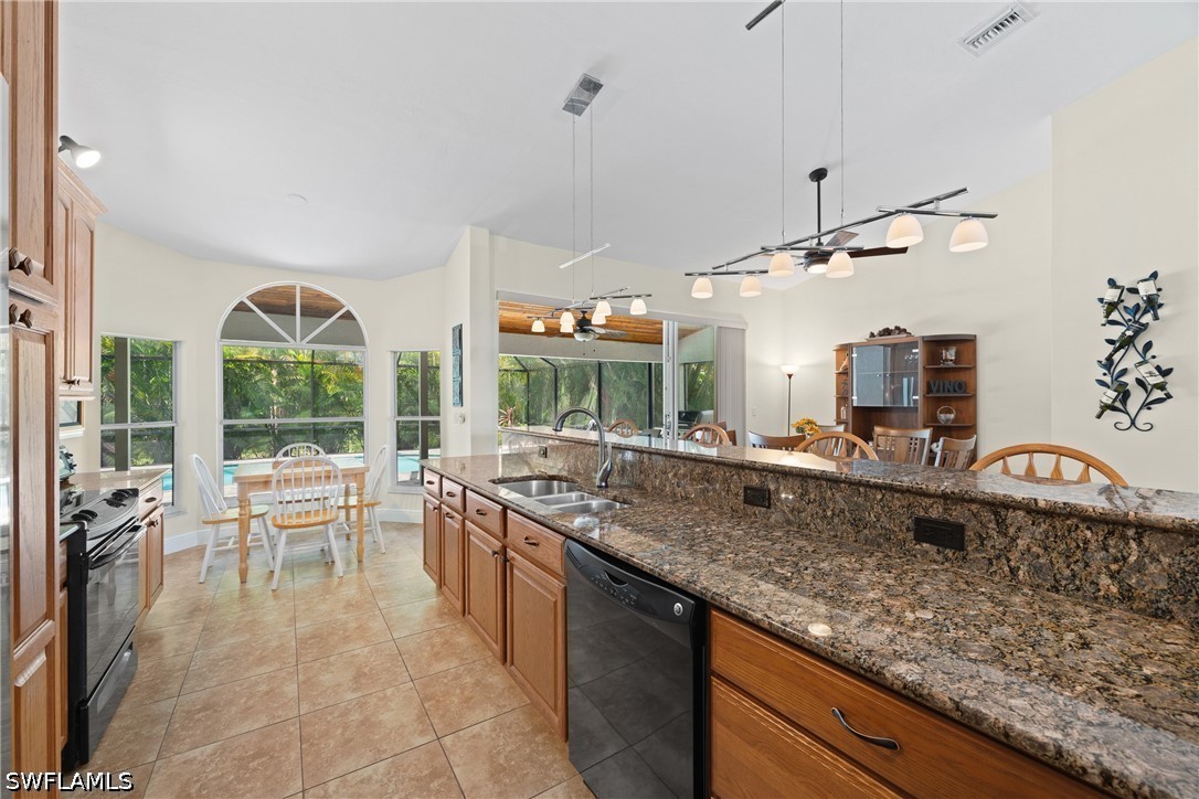 3 Bed Pool Home for Sale in Berkshire Lakes, photo 9