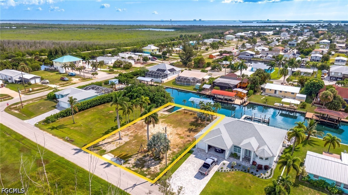 Waterfront Home for Sale in Gulfhaven, photo 9