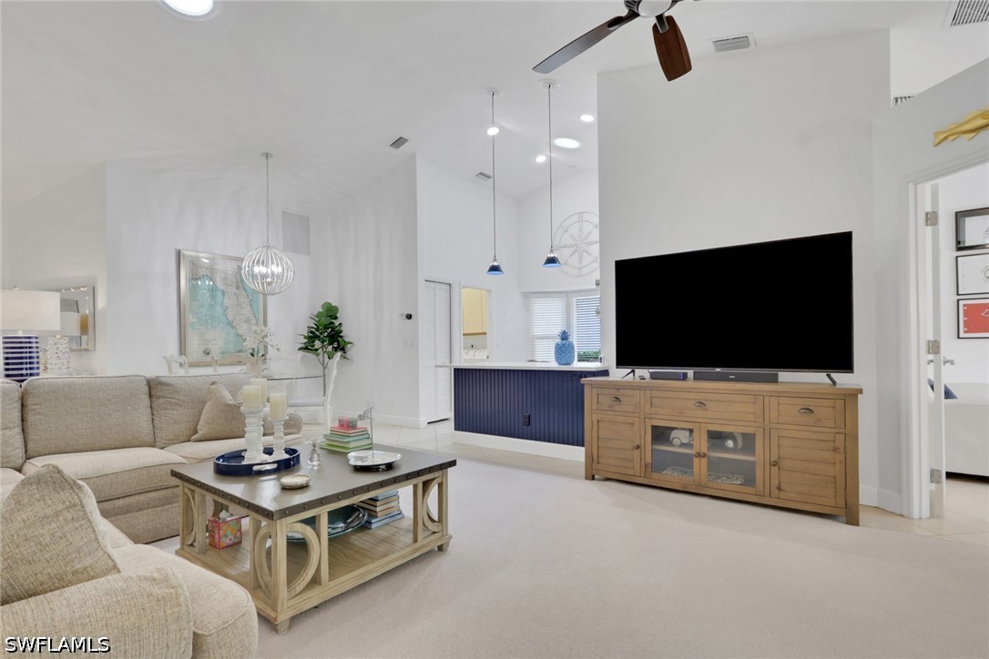 2 Bed SingleFamilyResidence for Sale in Naples, photo 9