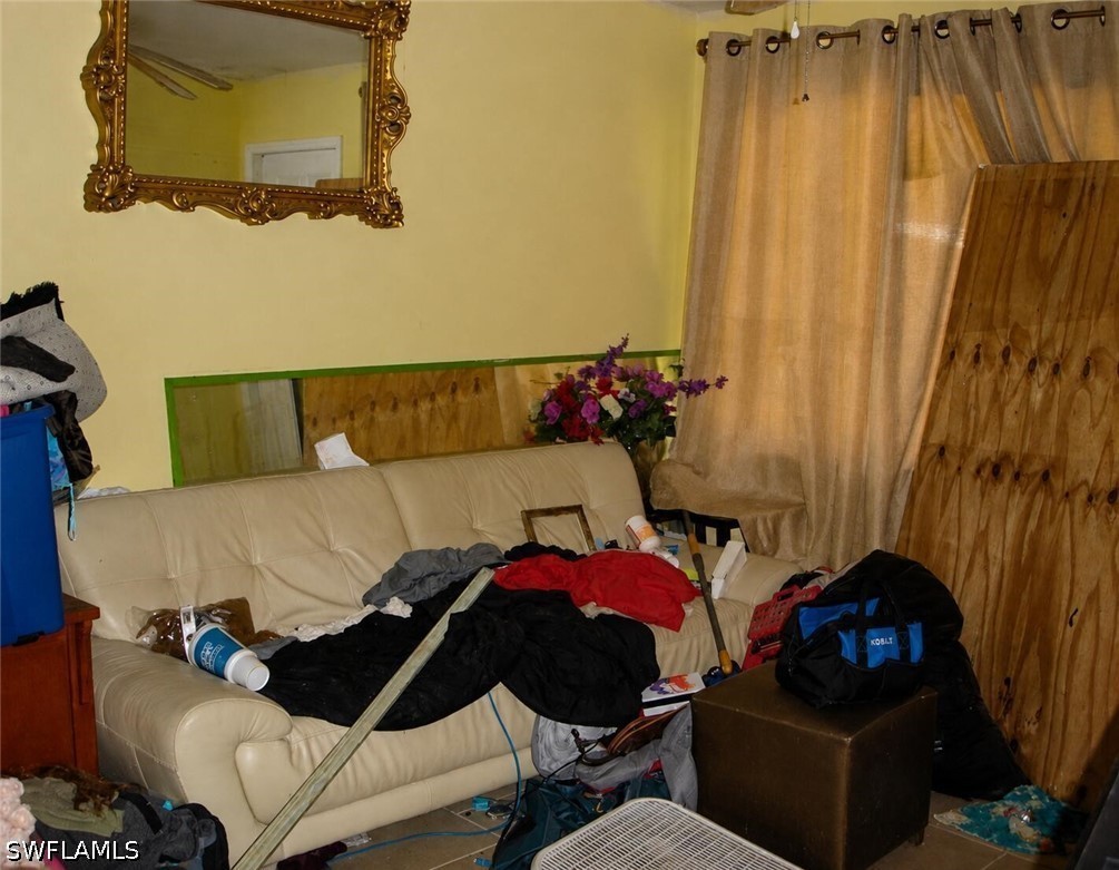 4 Bed SingleFamilyResidence for Sale in Fort Myers, photo 9
