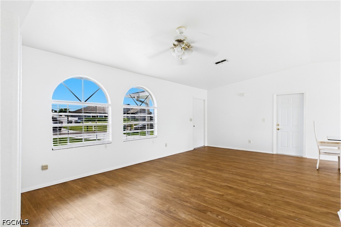 3 Bed SingleFamilyResidence for Sale in Cape Coral, photo 9