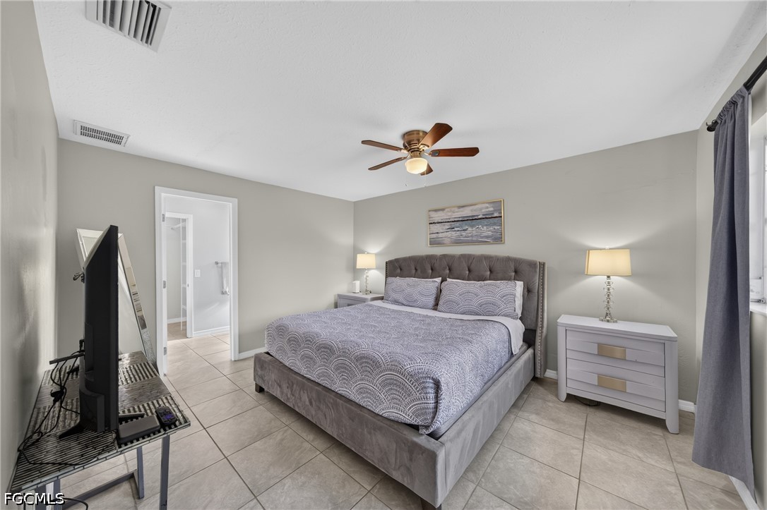 3 Bed SingleFamilyResidence for Sale in Cape Coral, photo 9