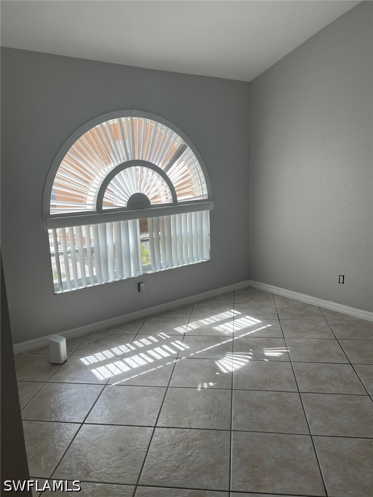 4 Bed Pool Home for Sale in Golden Gate City, photo 9