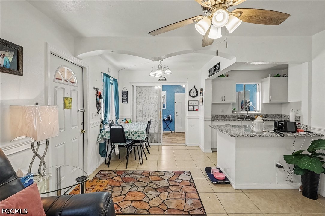 3 Bed SingleFamilyResidence for Sale in Fort Myers, photo 9