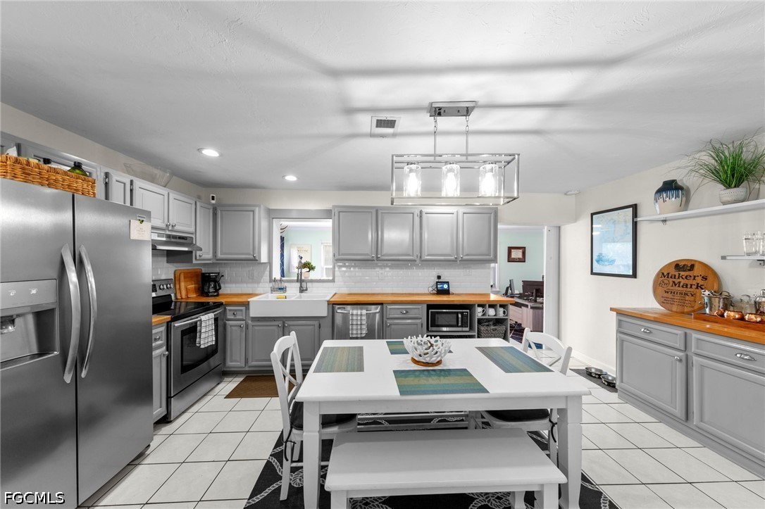 3 Bed SingleFamilyResidence for Sale in Palm City Park, photo 9
