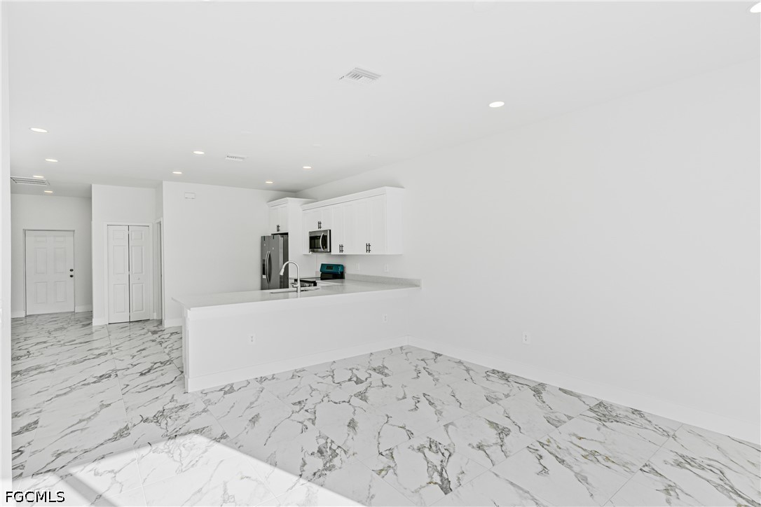 6 Bed Duplex for Sale in Lehigh Acres, photo 9