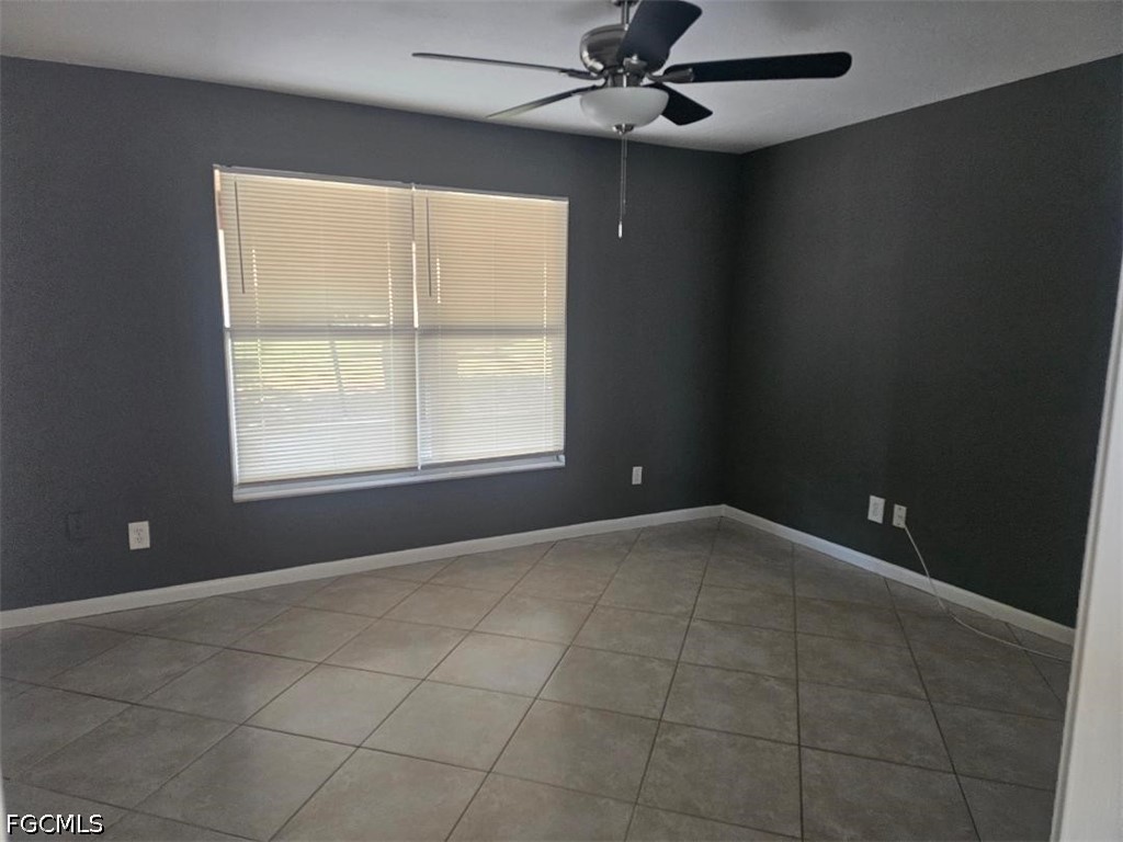 3 Bed SingleFamilyResidence for Sale in Cape Coral, photo 9
