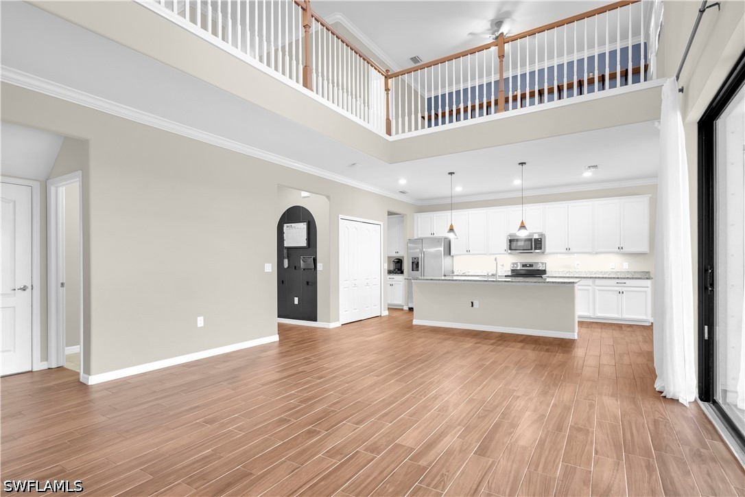 5 Bed SingleFamilyResidence for Sale in Fort Myers, photo 9