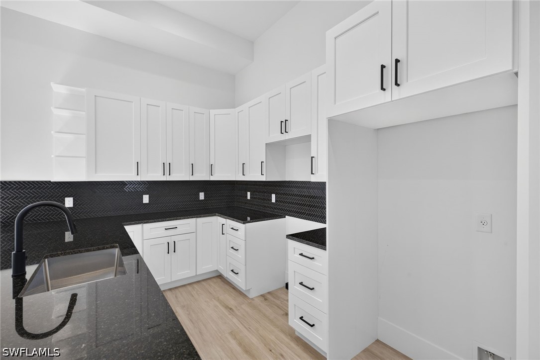 3 Bed SingleFamilyResidence for Sale in Naples, photo 9