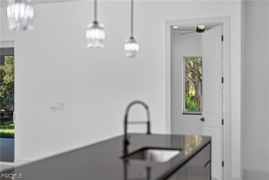 4 Bed SingleFamilyResidence for Sale in Lehigh Acres, photo 9