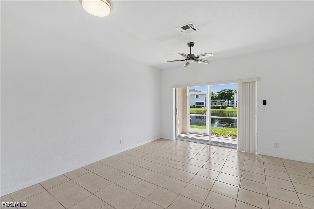 2 Bed Waterfront Home for Sale in Fort Myers, photo 9