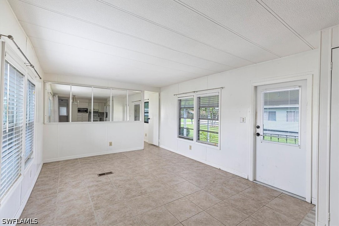 2 Bed ManufacturedHome for Sale in Naples, photo 9