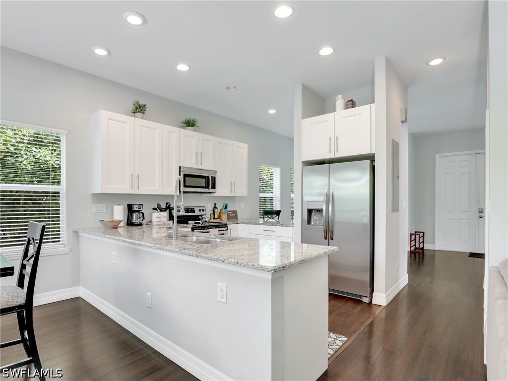 3 Bed SingleFamilyResidence for Sale in Naples, photo 9