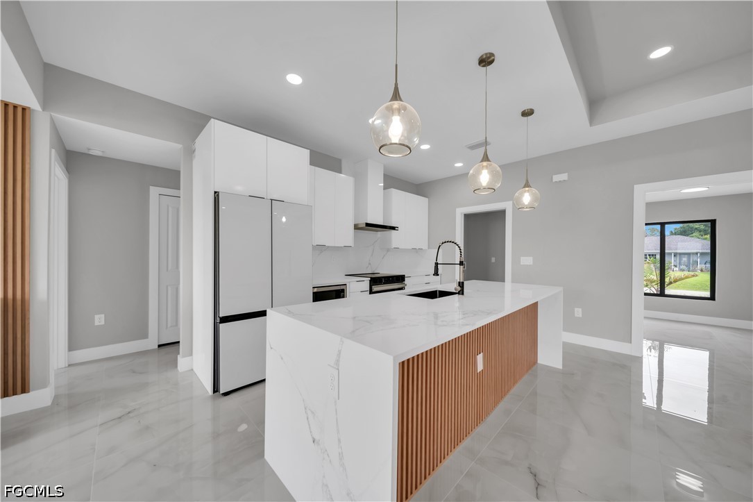 3 Bed SingleFamilyResidence for Sale in Lehigh Acres, photo 9