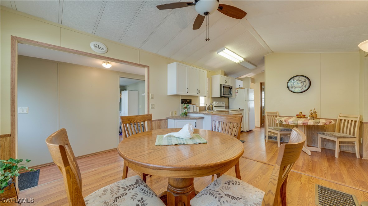 1 Bed Waterfront Home for Sale in North Fort Myers, photo 10
