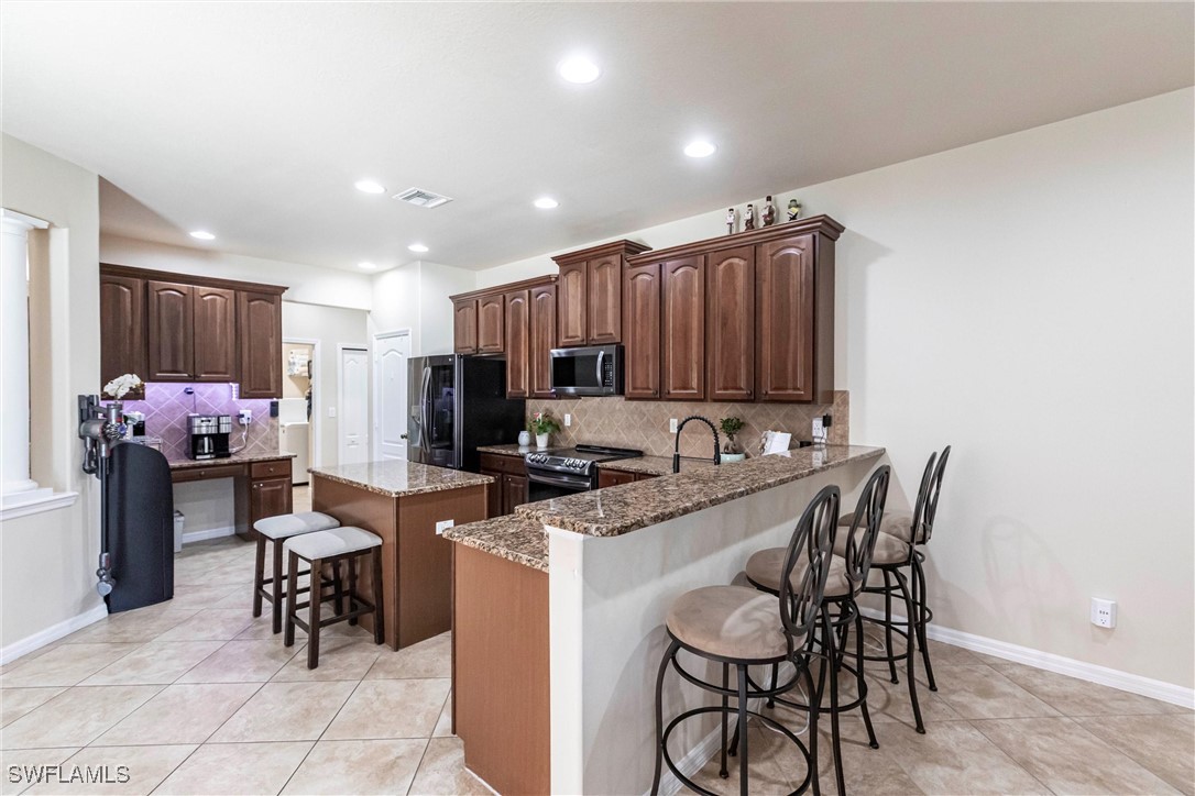 5 Bed Pool Home for Sale in Promenade West, photo 10