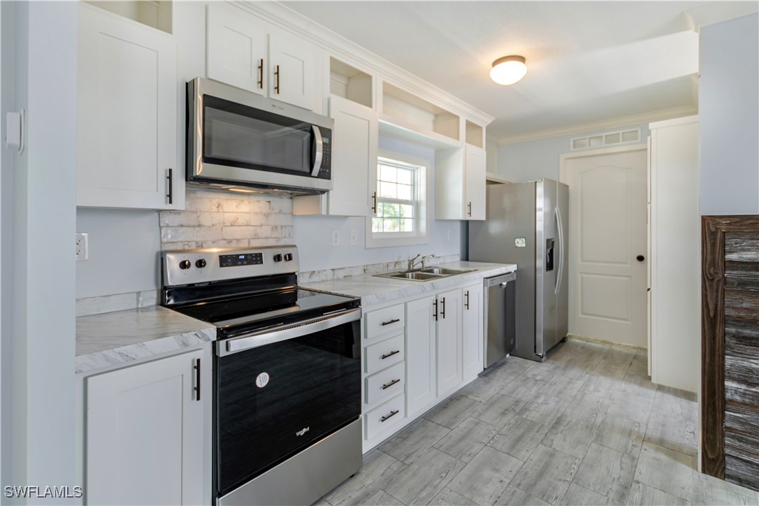 2 Bed ManufacturedHome for Sale in Pine Island Cove, photo 10