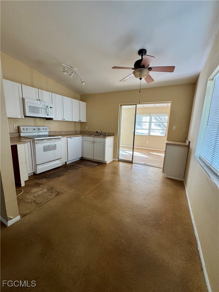 2 Bed SingleFamilyResidence for Sale in Port San Carlos, photo 10
