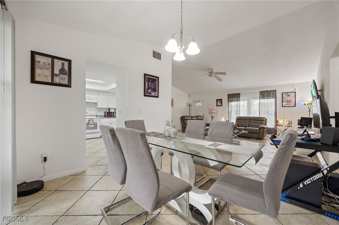 3 Bed SingleFamilyResidence for Sale in Cape Coral, photo 10