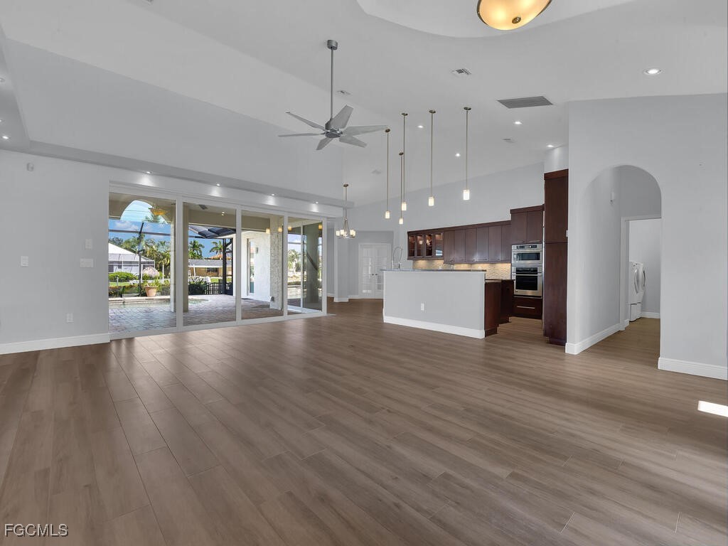5 Bed Pool Home for Sale in Rose Garden, photo 10