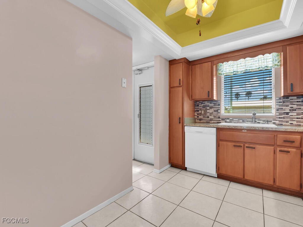 2 Bed Condominium for Sale in Cape Coral, photo 10