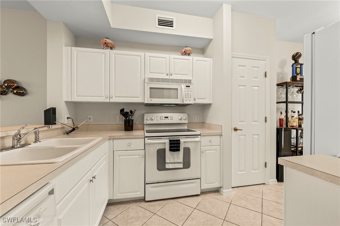 2 Bed Condominium for Sale in Britannia Iv, photo 10