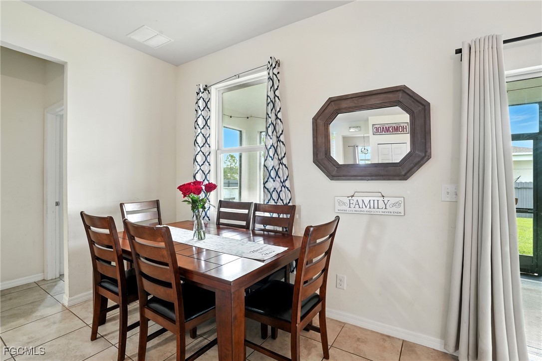4 Bed SingleFamilyResidence for Sale in Cape Coral, photo 10