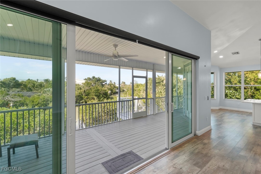 4 Bed Waterfront Home for Sale in Del Sega, photo 10