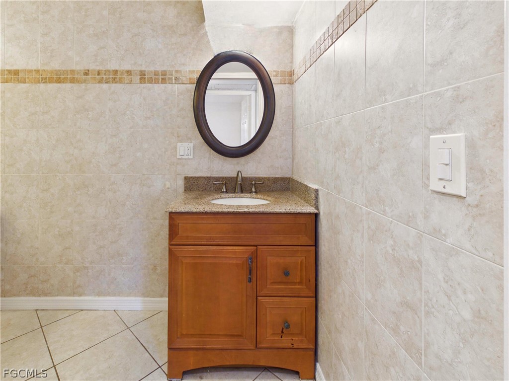 2 Bed Condominium for Sale in Fort Myers, photo 10
