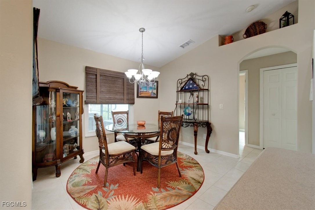 3 Bed SingleFamilyResidence for Sale in Cape Coral, photo 10