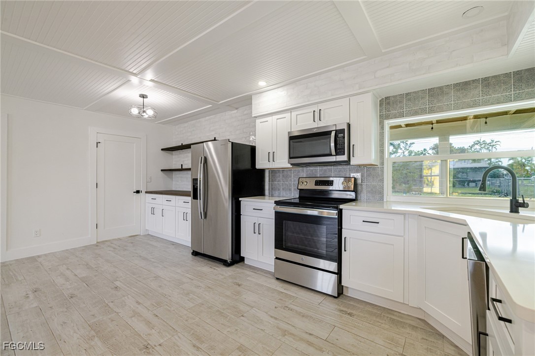 3 Bed Pool Home for Sale in Cape Coral, photo 10