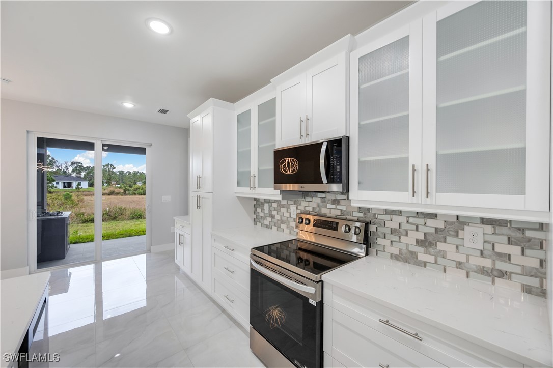3 Bed SingleFamilyResidence for Sale in Lehigh Acres, photo 10