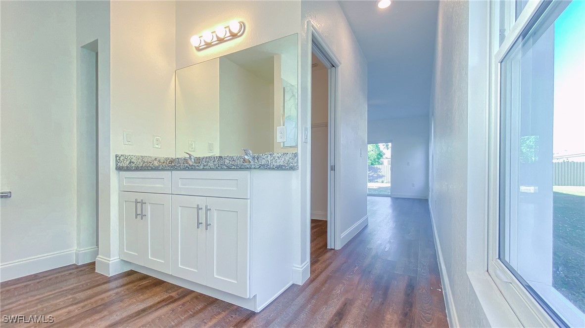 3 Bed SingleFamilyResidence for Sale in Cape Coral, photo 10