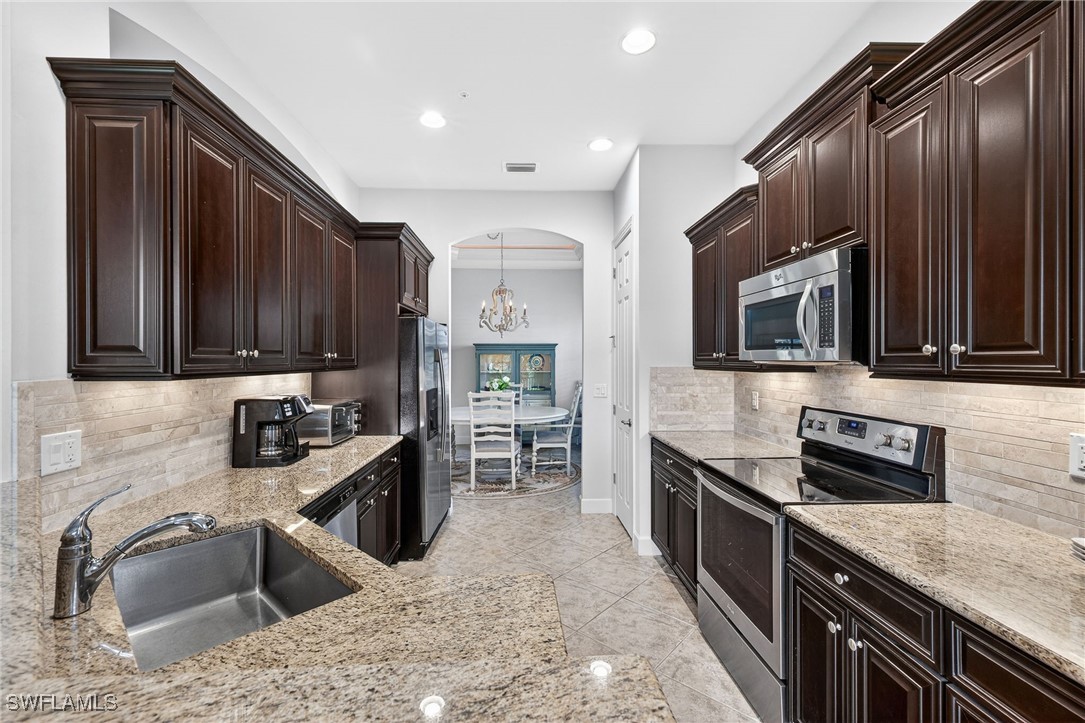 3 Bed Condominium for Sale in Somerset, photo 10