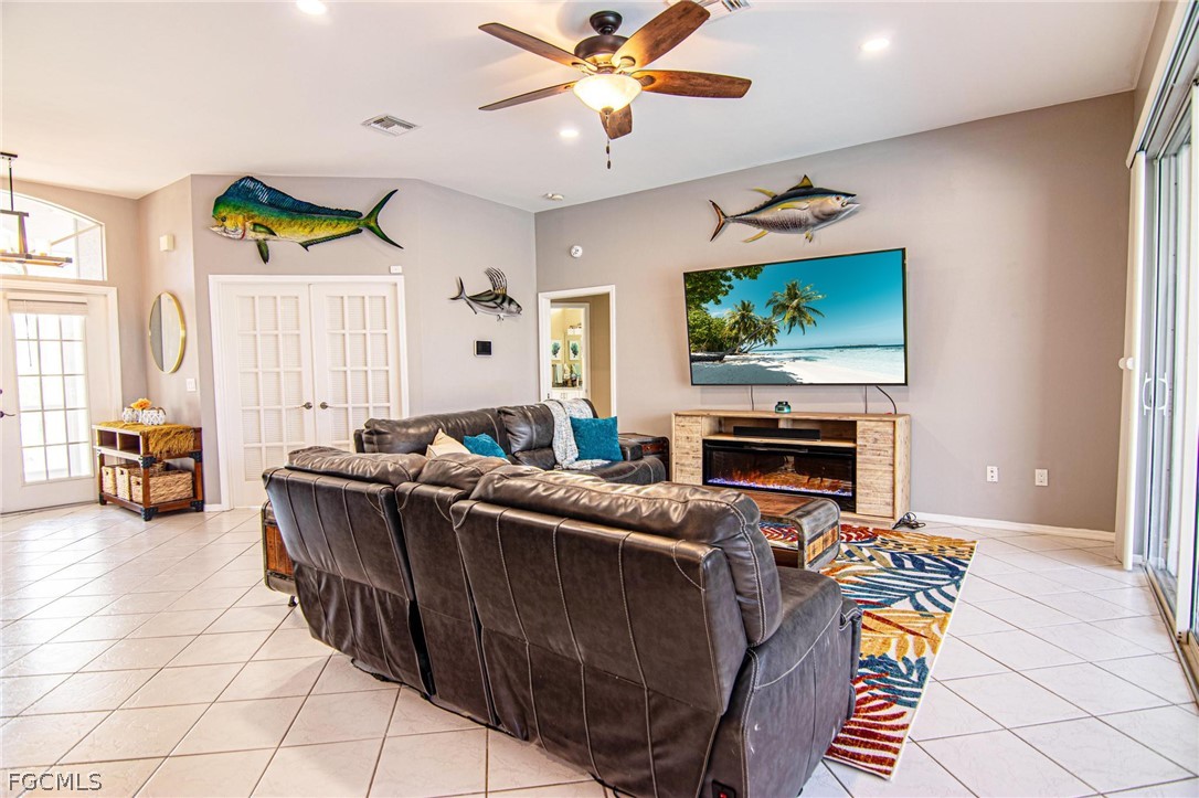 3 Bed Pool Home for Sale in Cape Coral, photo 10