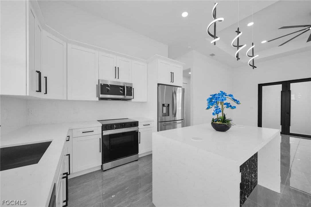 3 Bed SingleFamilyResidence for Sale in Lehigh Acres, photo 10