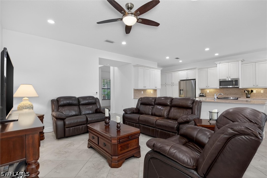 5 Bed Waterfront Home for Sale in Riverstone, photo 10