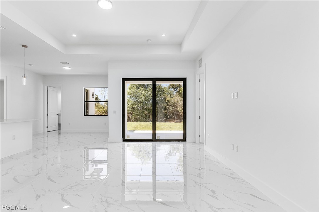 3 Bed SingleFamilyResidence for Sale in Lehigh Acres, photo 10