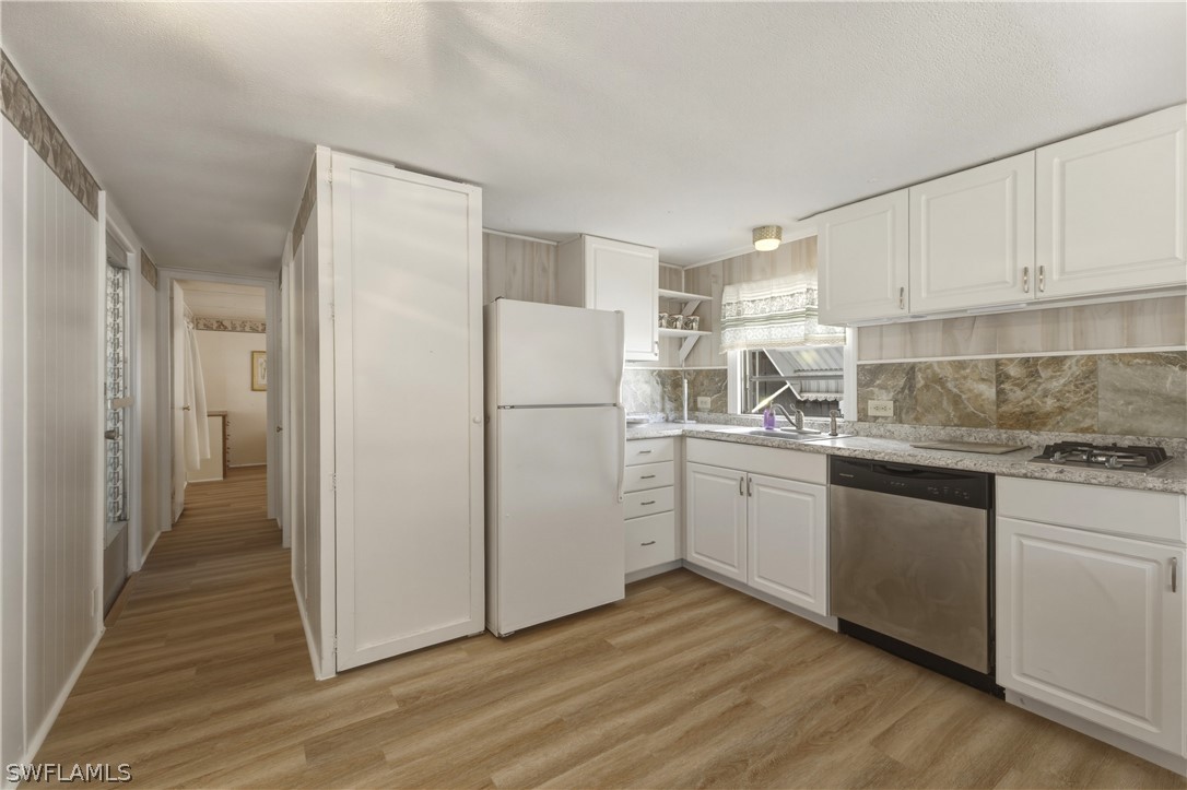 2 Bed ManufacturedHome for Sale in Estero, photo 10