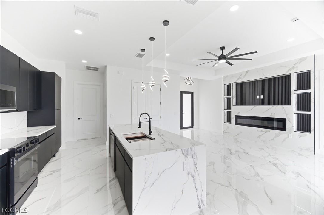 3 Bed SingleFamilyResidence for Sale in Lehigh Acres, photo 10