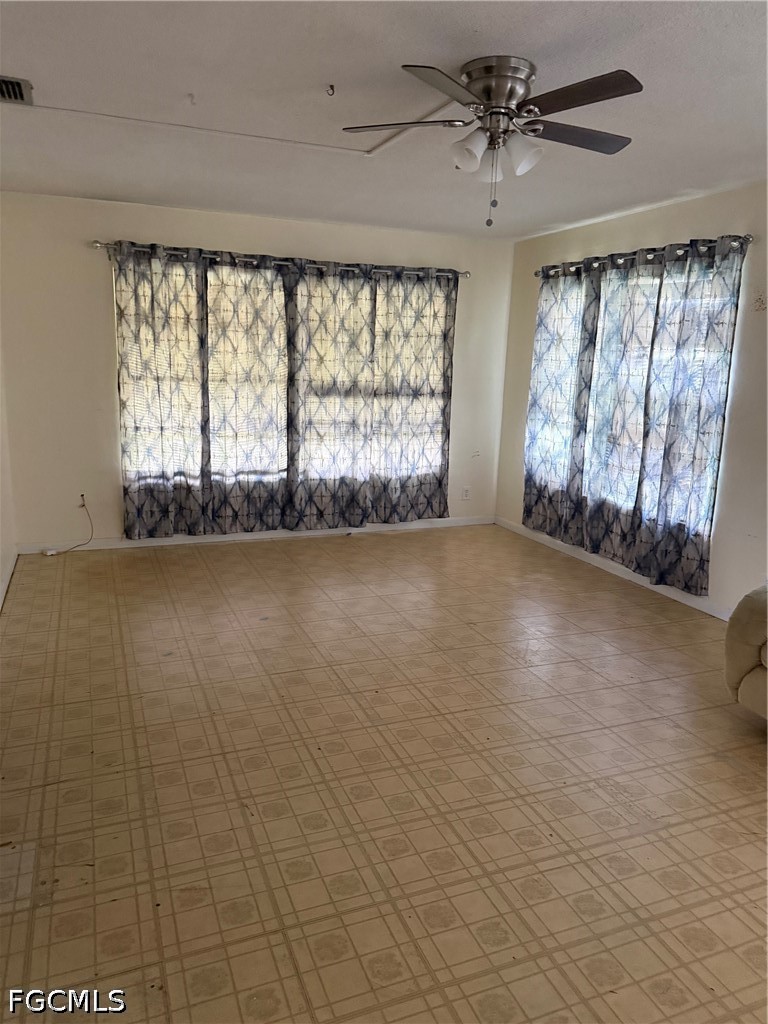 2 Bed SingleFamilyResidence for Sale in Lehigh Acres, photo 10
