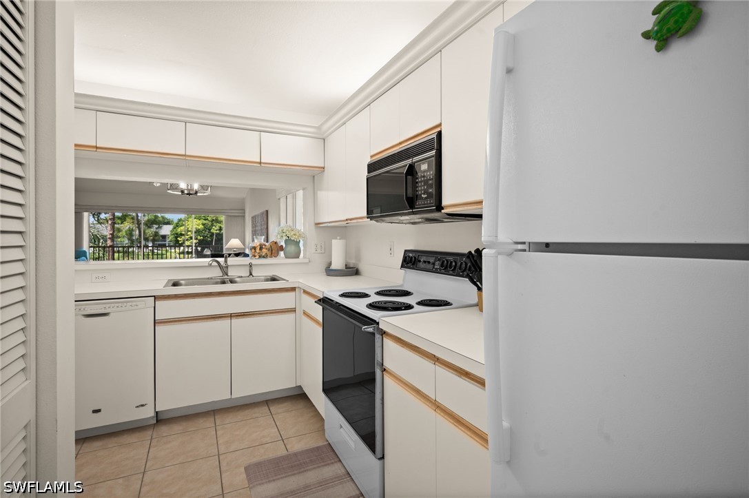 2 Bed Waterfront Home for Sale in Naples, photo 10